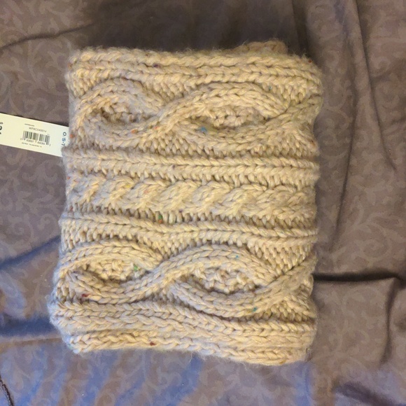 Joe Fresh NWT Beautiful Scarf New - Picture 2 of 11